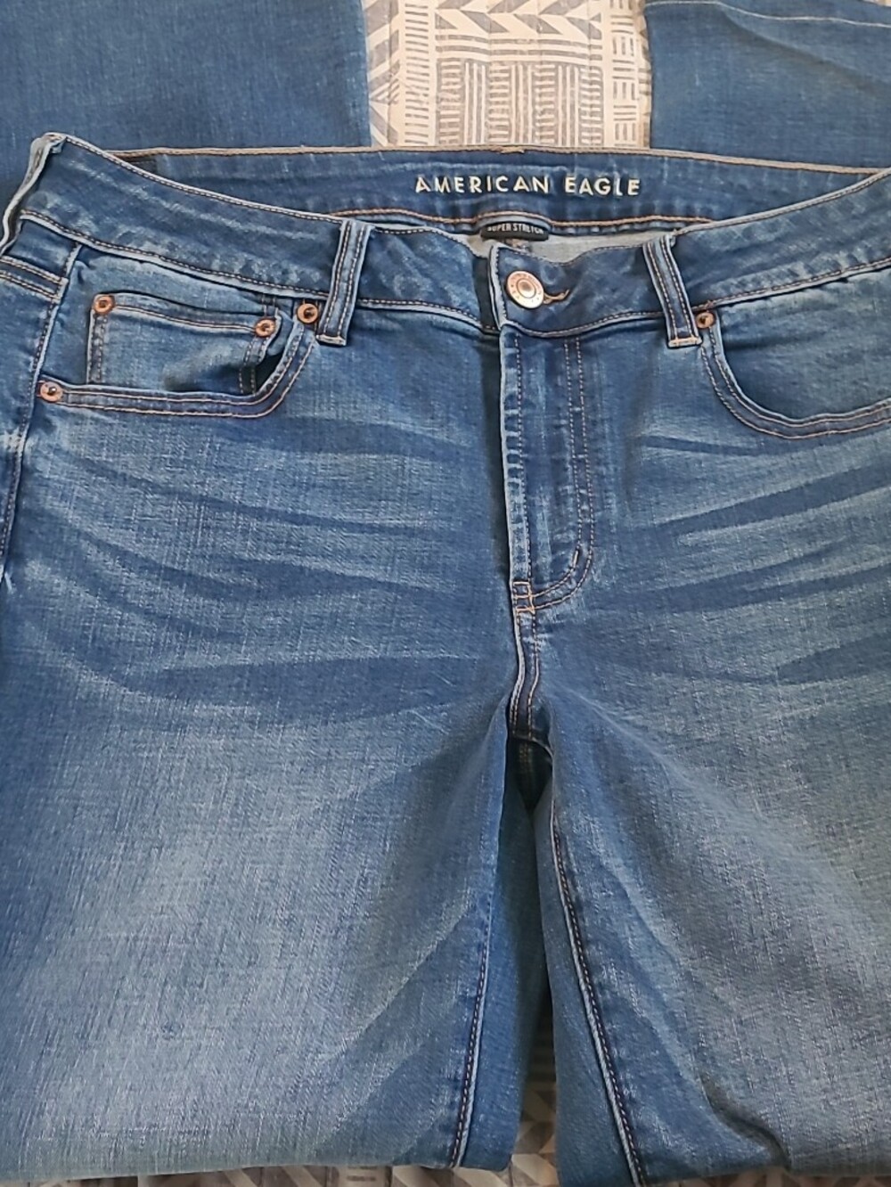 American Eagle Outfitters Women's Blue Super Stretch Boyfriend Jeans  Faded Wash